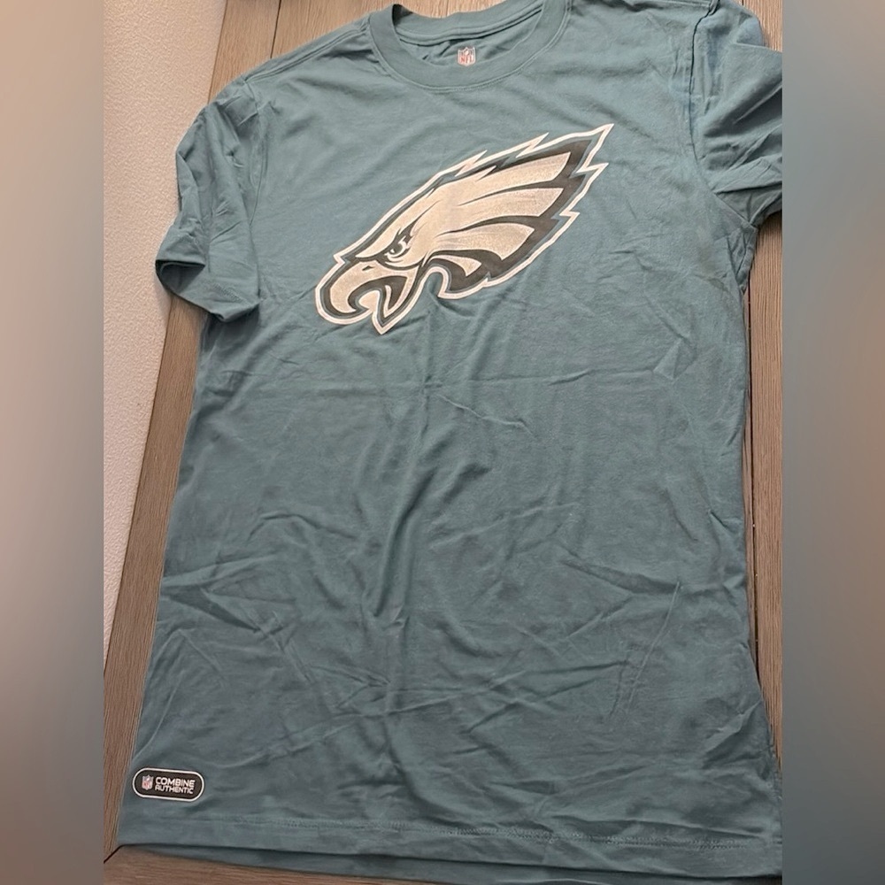 Lot of 2x NWT [NFL] & [FOCO] Philadelphia Eagles Throw Blanket & Mens Shirt Sz S - Picture 8 of 14